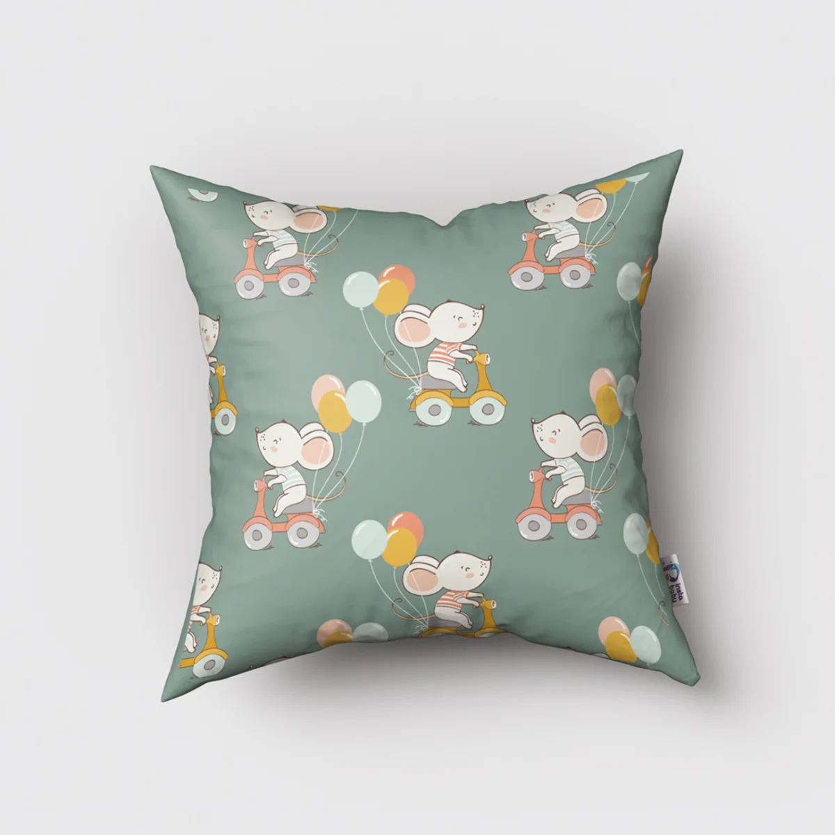 Fare, Scooter, Balonlar Kırlent Kılıfı | Açık Gri bulut, balonlar Desenli