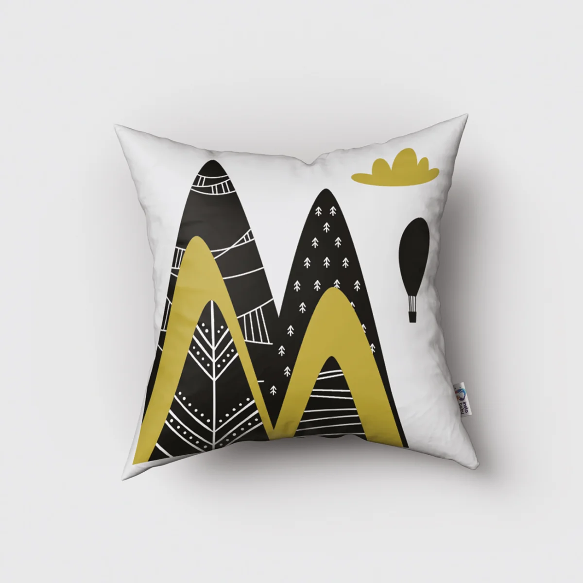 Dağ Manzarası ve Balonlar Kırlent Kılıfı | Beyaz Balonlar, bulutlar Desenli