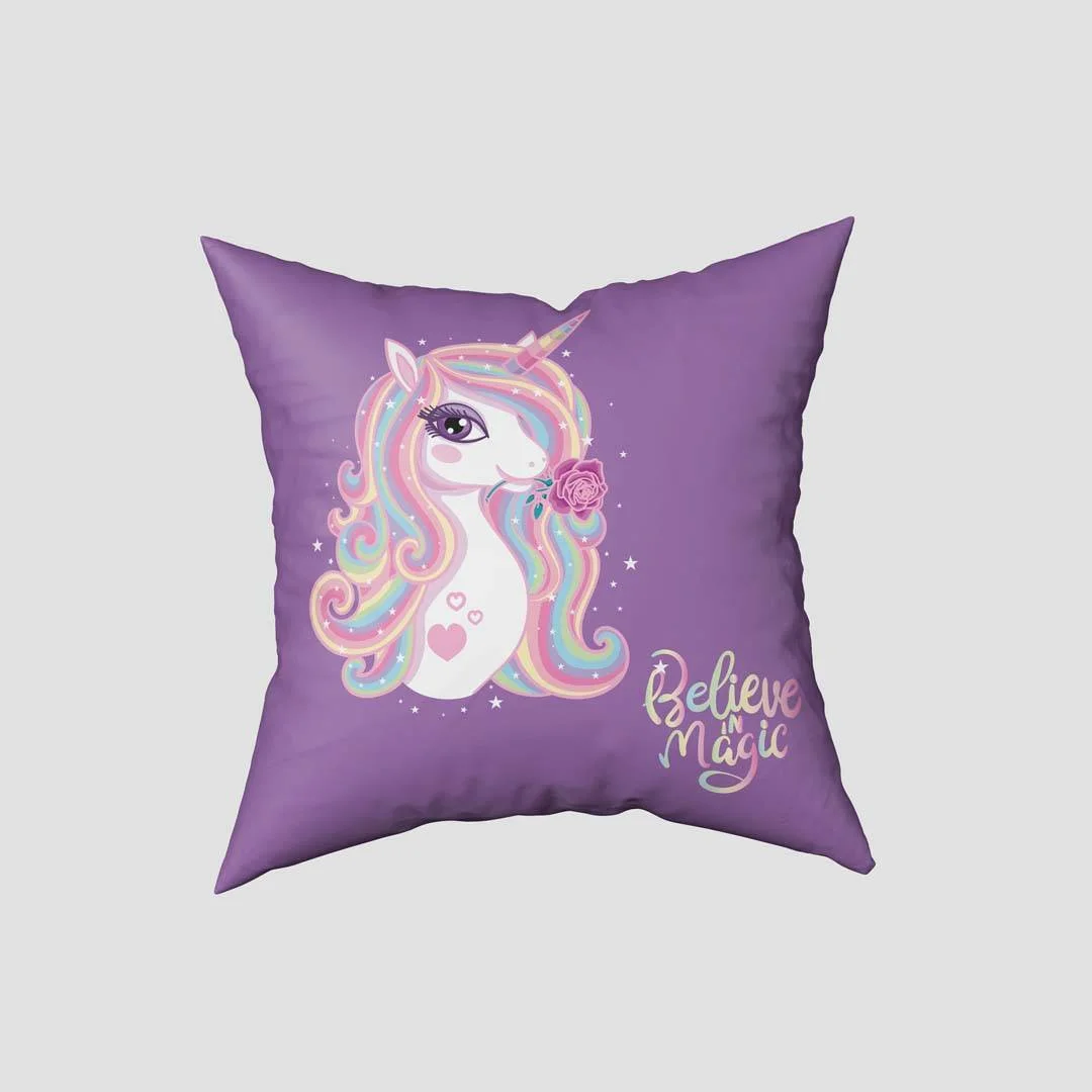 Unicorn Kırlent Kılıfı | Beyaz yıldızlar, gökkuşağı Desenli