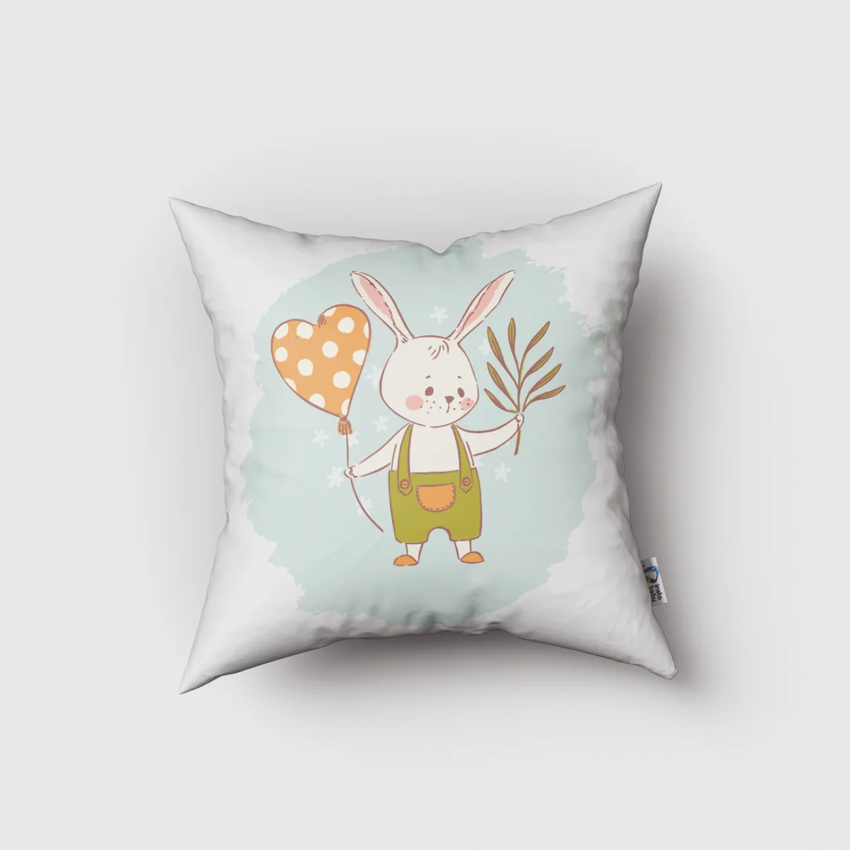 Tavşan Kırlent Kılıfı | Beyaz Kalpli balon, yapraklar Desenli