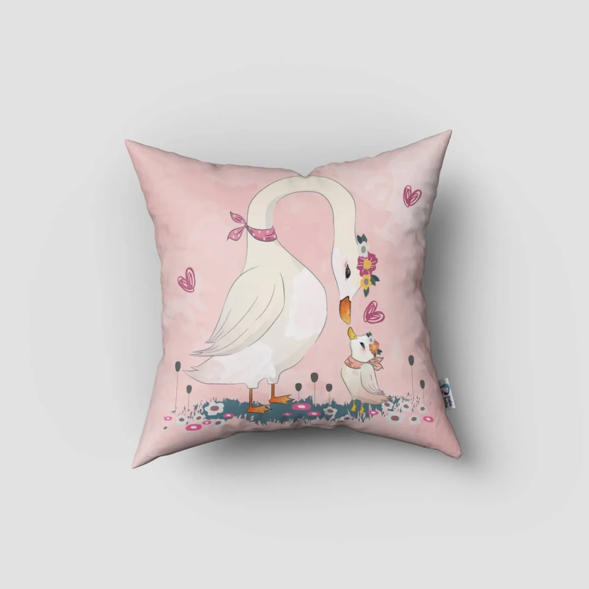 Kuğu ailesi Kırlent Kılıfı | Pembe Çiçekler, kalpler ve otlar Desenli